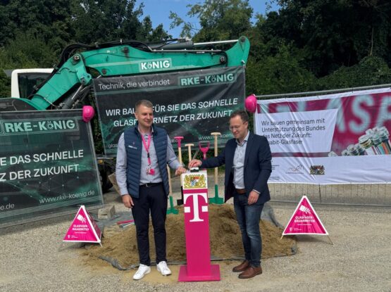 Doppelte Freude in Pfeffenhausen: Netzstart und Spatenstich für zukunftssichere Glasfaserinfrastruktur